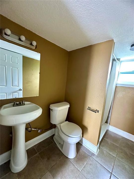 For Rent: $1,850 (3 beds, 2 baths, 888 Square Feet)