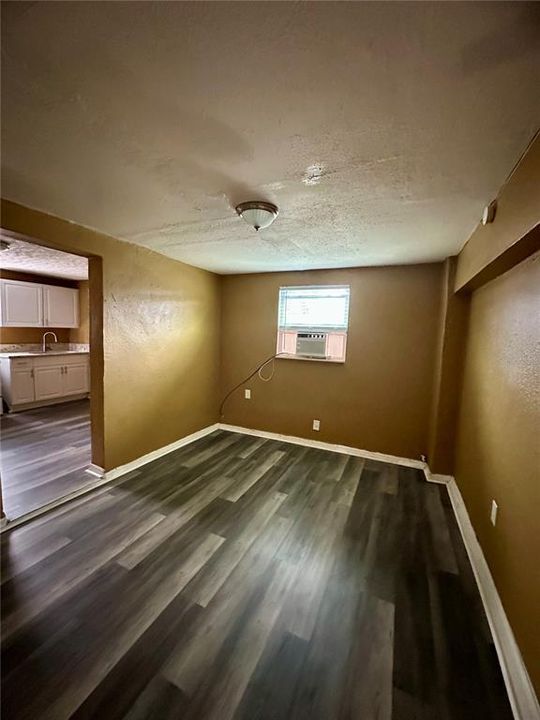 For Rent: $1,850 (3 beds, 2 baths, 888 Square Feet)