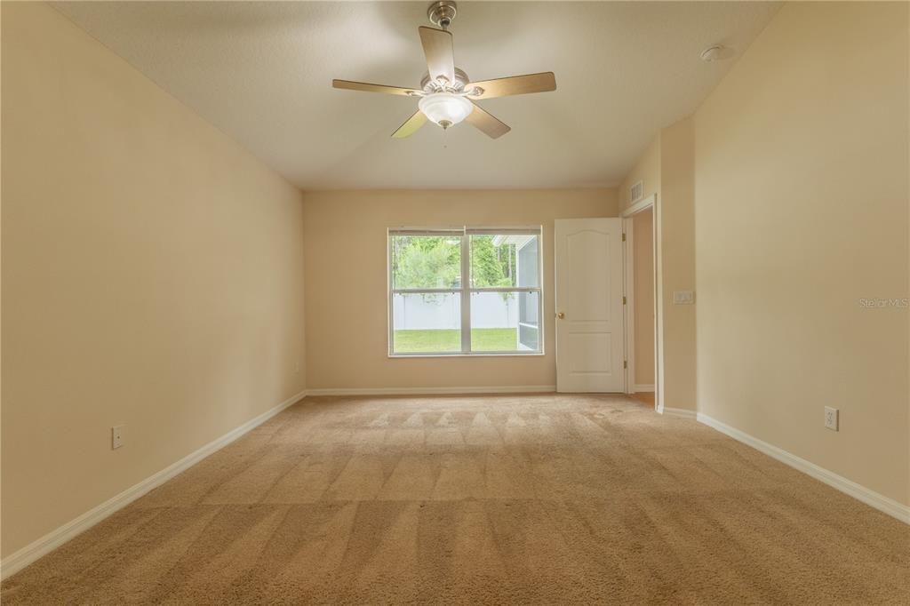 For Sale: $375,000 (4 beds, 3 baths, 2426 Square Feet)