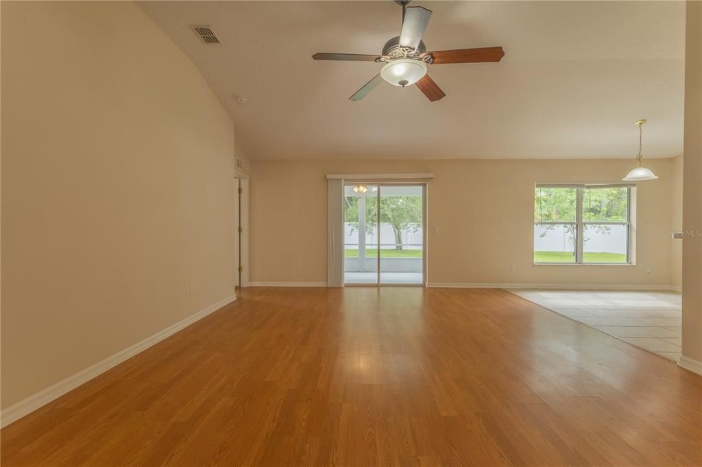 For Sale: $375,000 (4 beds, 3 baths, 2426 Square Feet)