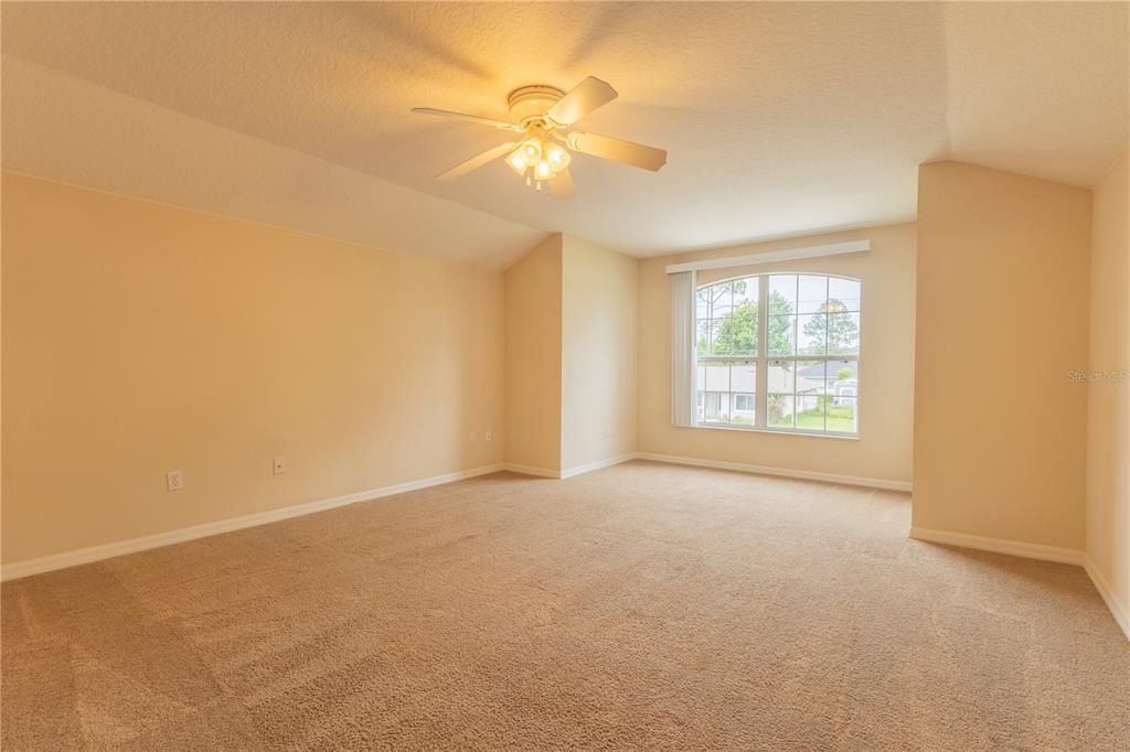 For Sale: $375,000 (4 beds, 3 baths, 2426 Square Feet)