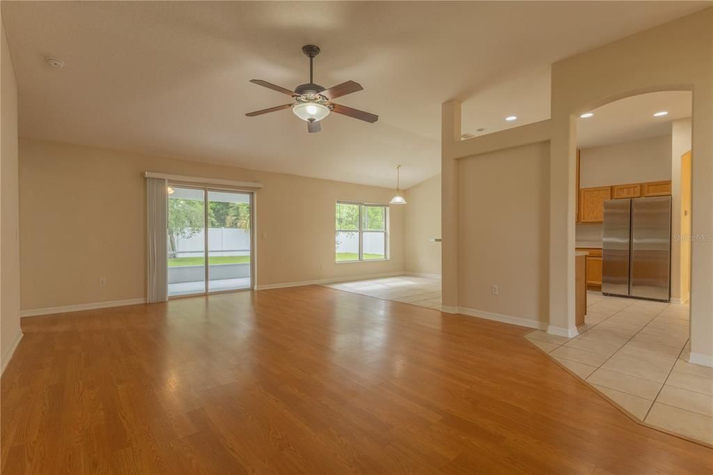 For Sale: $375,000 (4 beds, 3 baths, 2426 Square Feet)