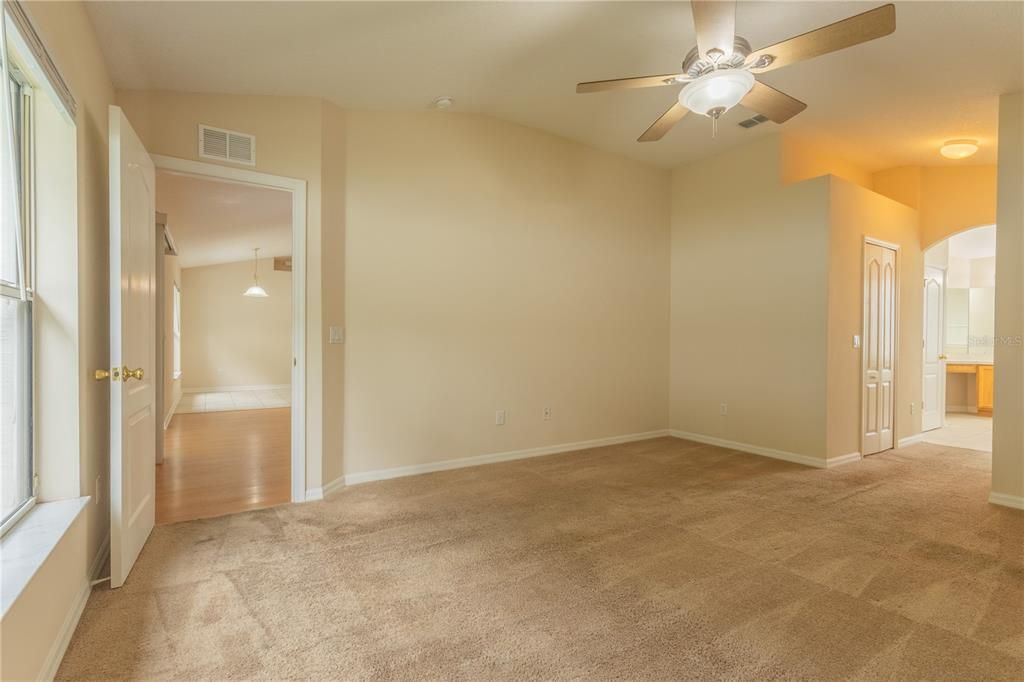 For Sale: $375,000 (4 beds, 3 baths, 2426 Square Feet)