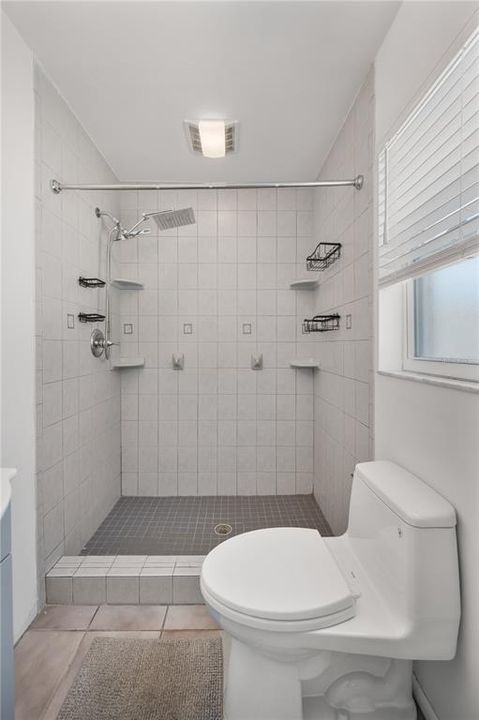 For Sale: $415,000 (4 beds, 2 baths, 1938 Square Feet)