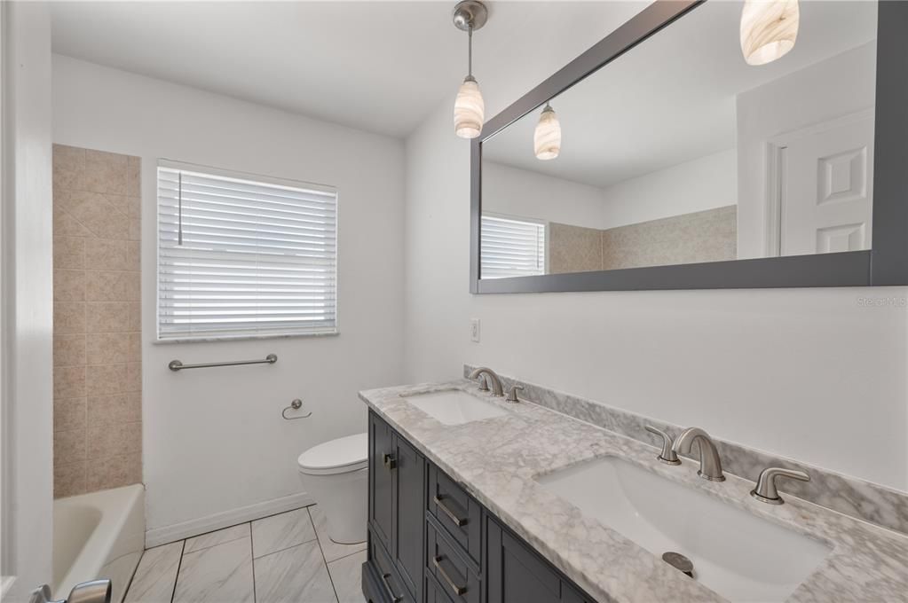 For Sale: $415,000 (4 beds, 2 baths, 1938 Square Feet)