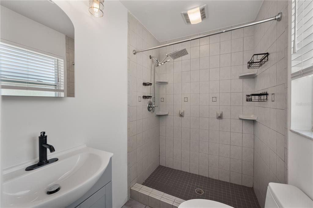 For Sale: $415,000 (4 beds, 2 baths, 1938 Square Feet)