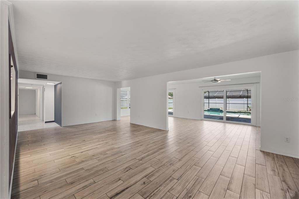 For Sale: $415,000 (4 beds, 2 baths, 1938 Square Feet)