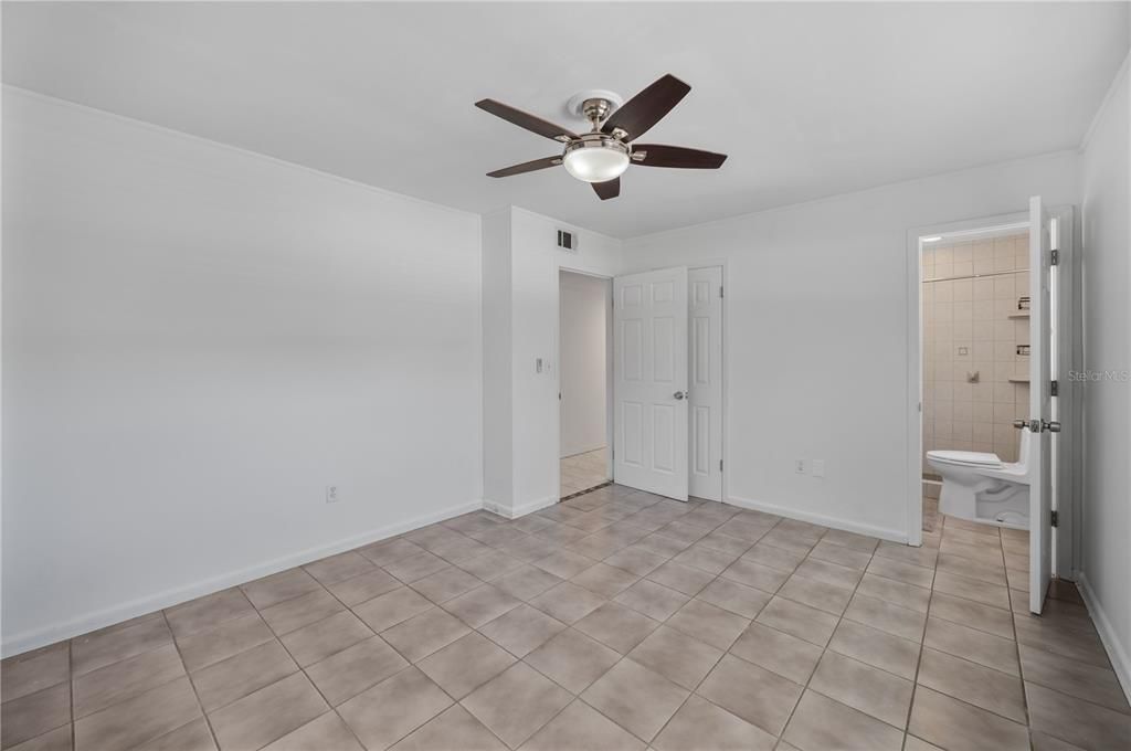 For Sale: $415,000 (4 beds, 2 baths, 1938 Square Feet)
