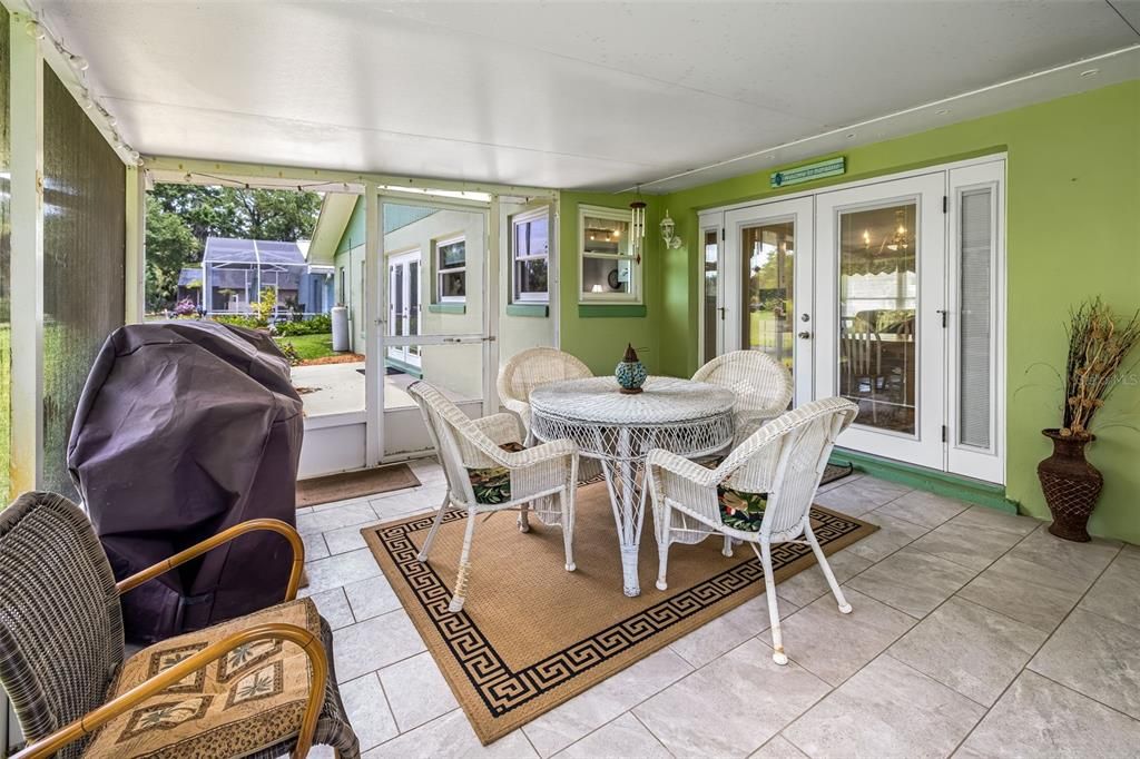 For Sale: $349,900 (3 beds, 2 baths, 1902 Square Feet)
