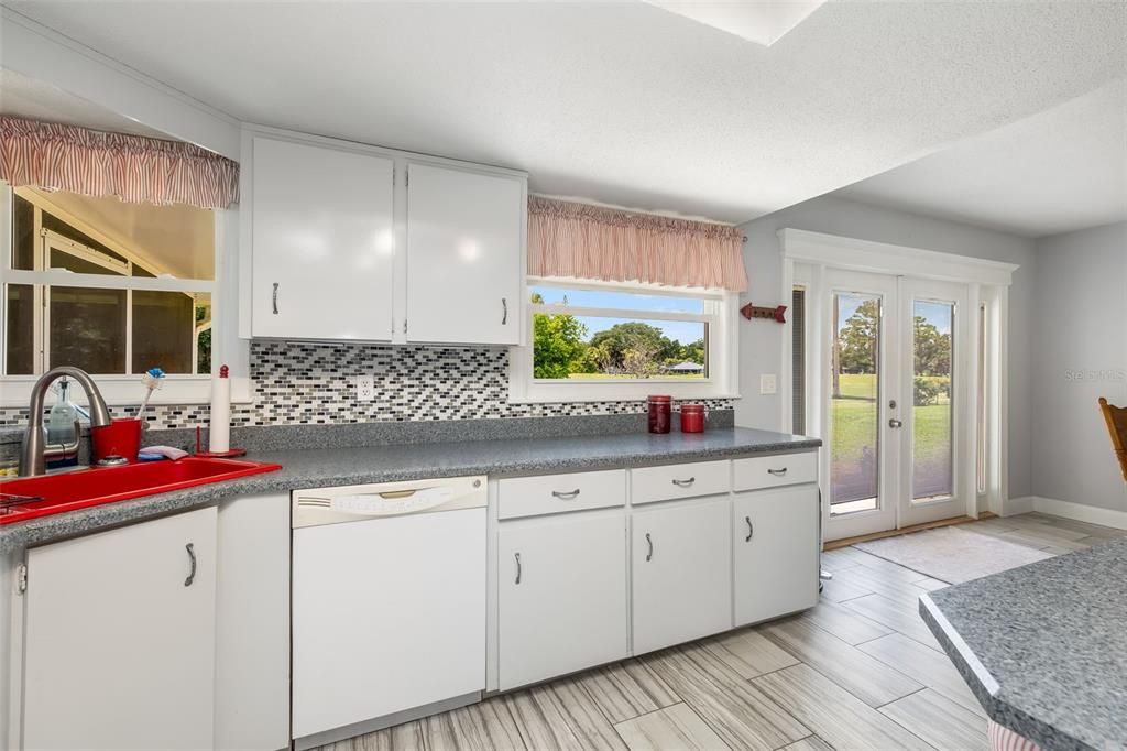 For Sale: $349,900 (3 beds, 2 baths, 1902 Square Feet)