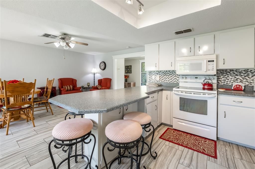 For Sale: $349,900 (3 beds, 2 baths, 1902 Square Feet)