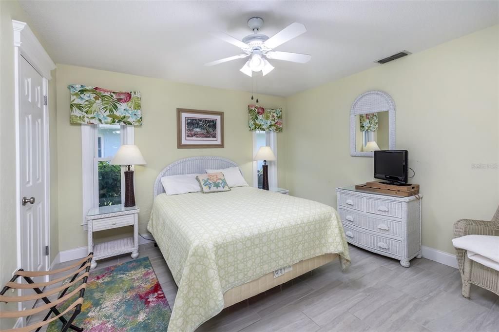 For Sale: $349,900 (3 beds, 2 baths, 1902 Square Feet)