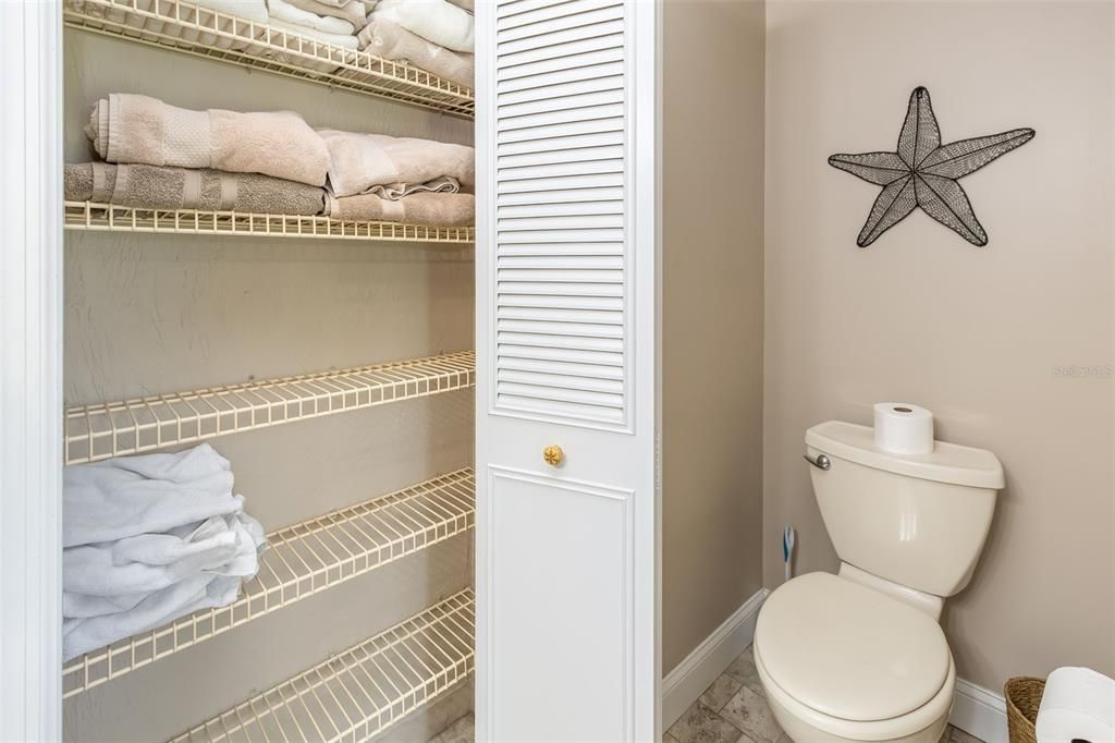 For Sale: $349,900 (3 beds, 2 baths, 1902 Square Feet)