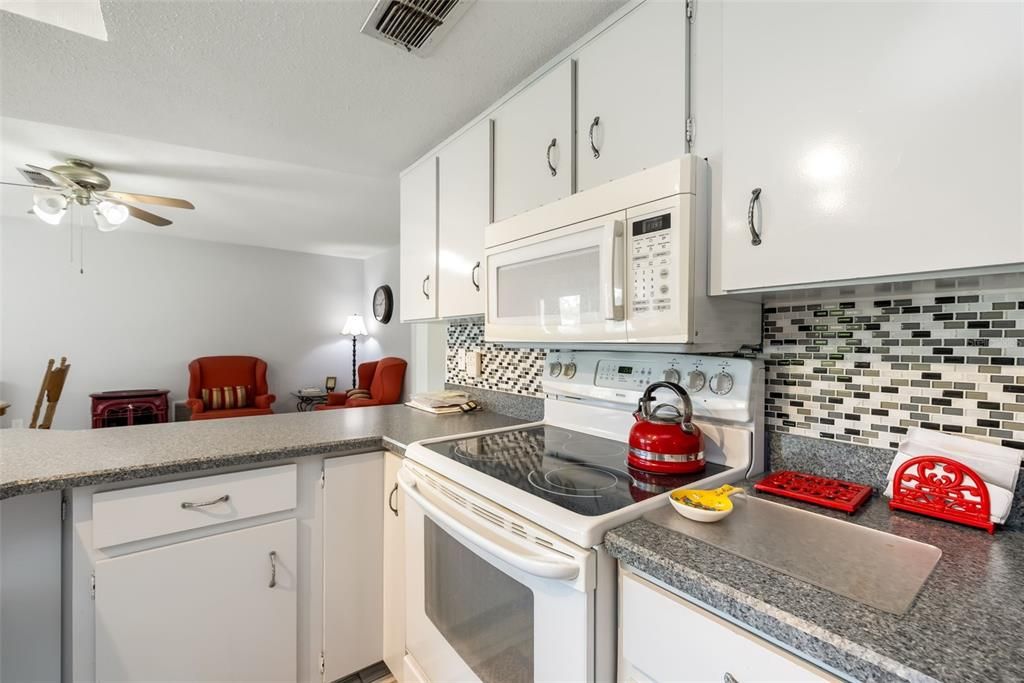 For Sale: $349,900 (3 beds, 2 baths, 1902 Square Feet)