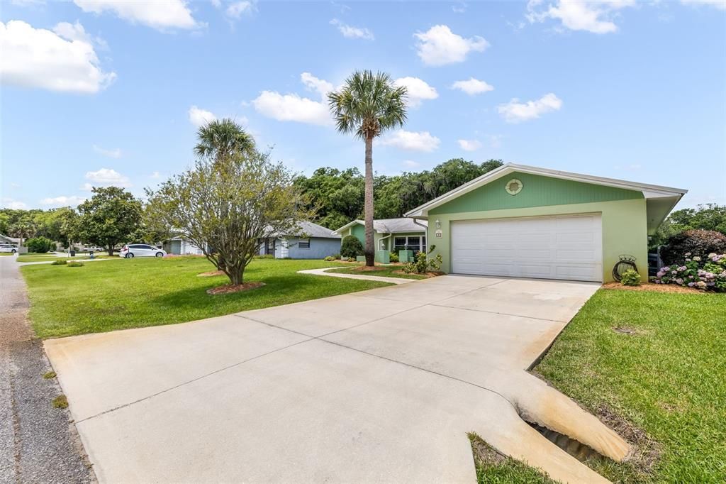For Sale: $349,900 (3 beds, 2 baths, 1902 Square Feet)