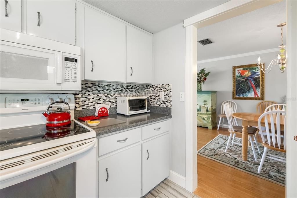 For Sale: $349,900 (3 beds, 2 baths, 1902 Square Feet)