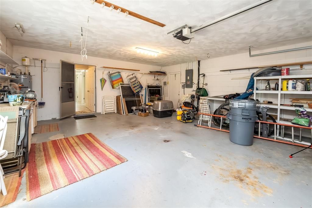 For Sale: $349,900 (3 beds, 2 baths, 1902 Square Feet)