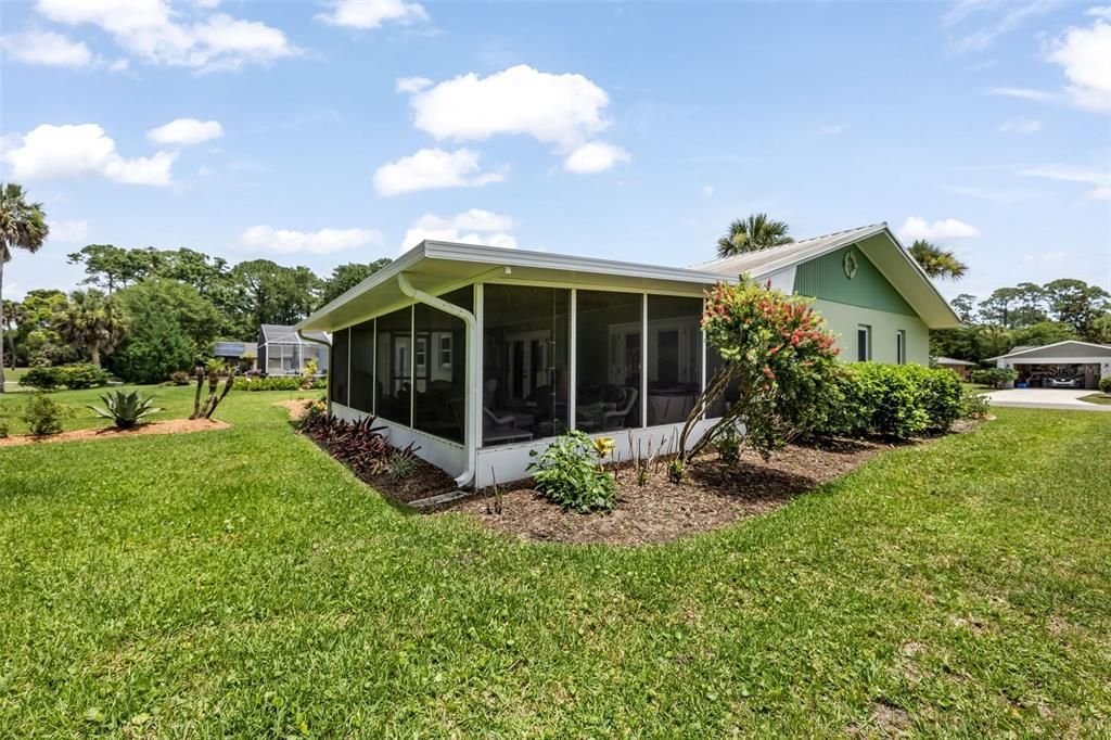 For Sale: $349,900 (3 beds, 2 baths, 1902 Square Feet)