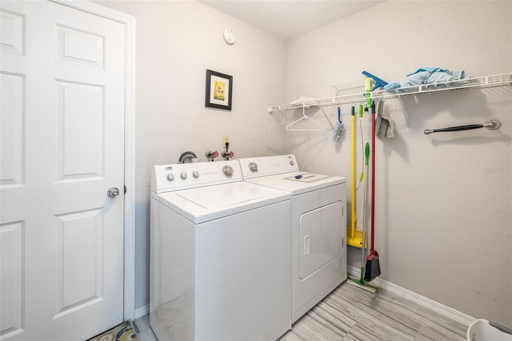 For Sale: $349,900 (3 beds, 2 baths, 1902 Square Feet)