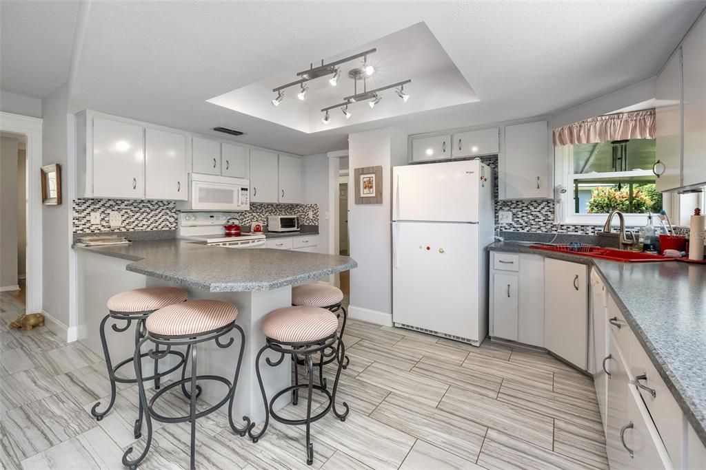 For Sale: $349,900 (3 beds, 2 baths, 1902 Square Feet)