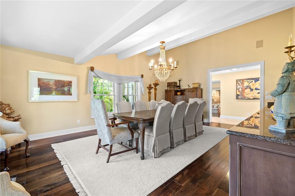 For Sale: $2,395,000 (5 beds, 6 baths, 5624 Square Feet)