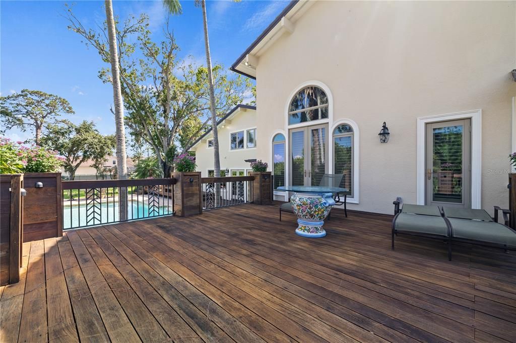 For Sale: $2,395,000 (5 beds, 6 baths, 5624 Square Feet)