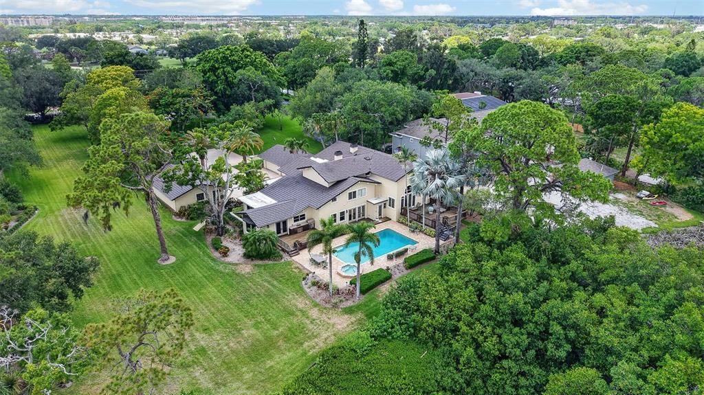 For Sale: $2,395,000 (5 beds, 6 baths, 5624 Square Feet)