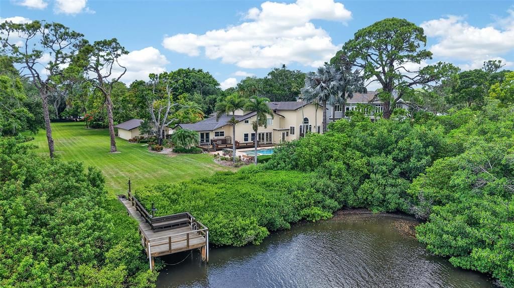 For Sale: $2,395,000 (5 beds, 6 baths, 5624 Square Feet)