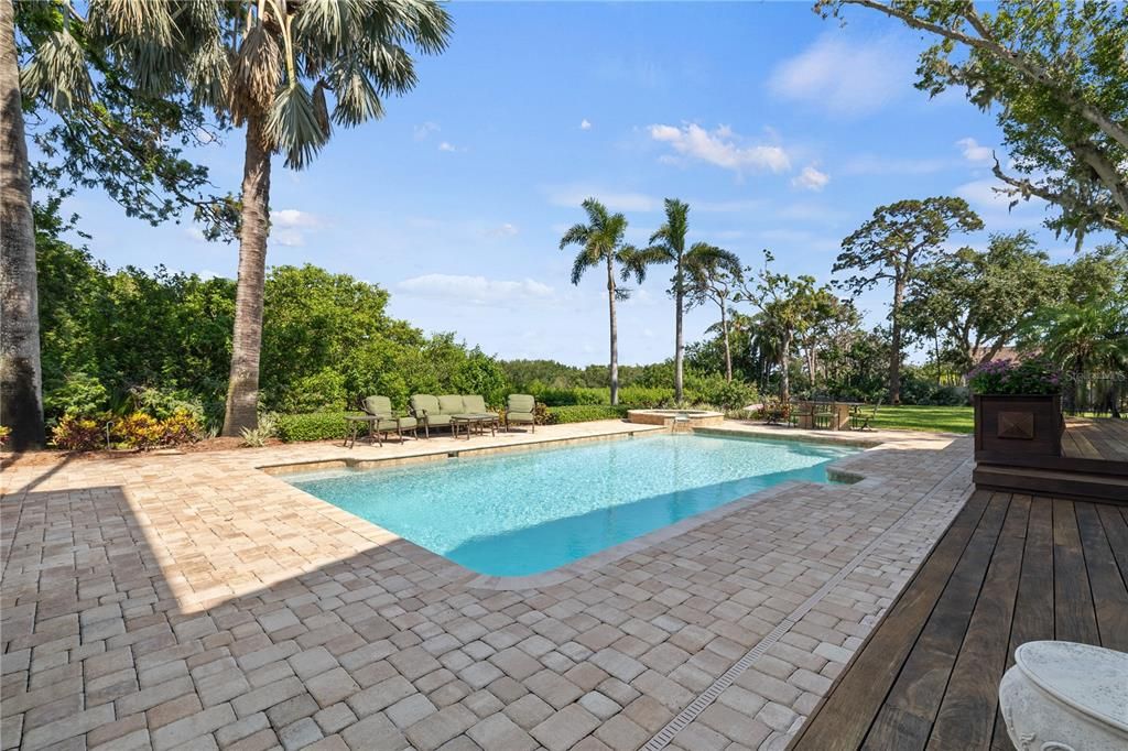 For Sale: $2,395,000 (5 beds, 6 baths, 5624 Square Feet)