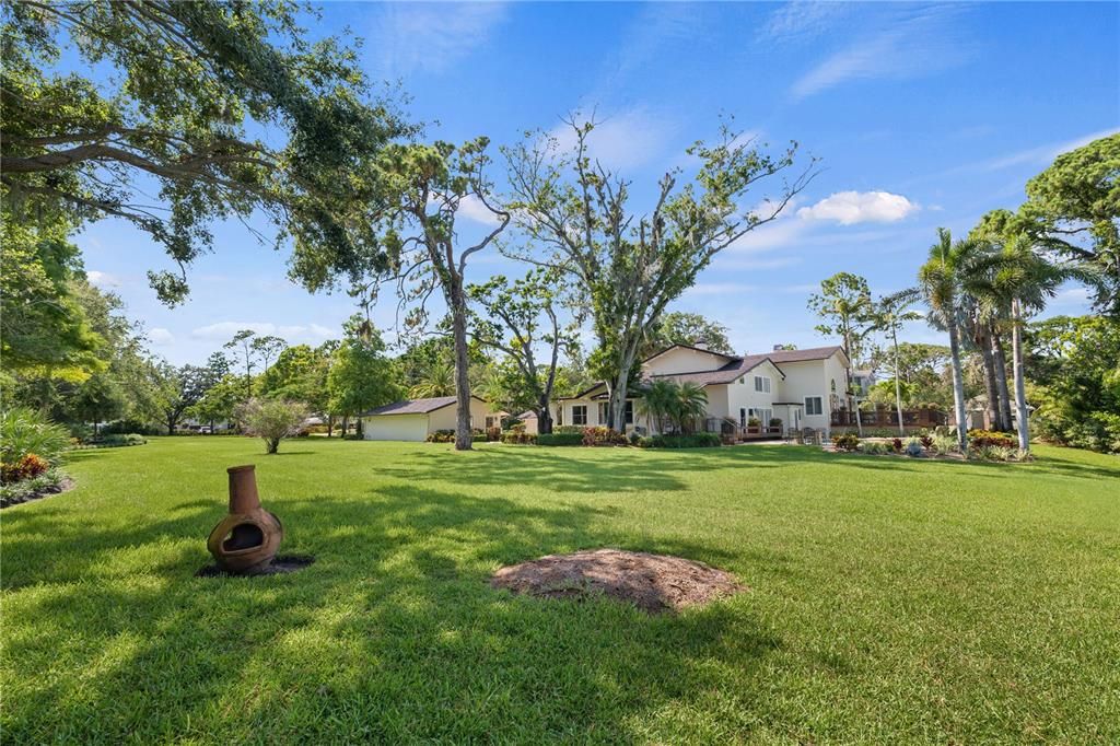 For Sale: $2,395,000 (5 beds, 6 baths, 5624 Square Feet)