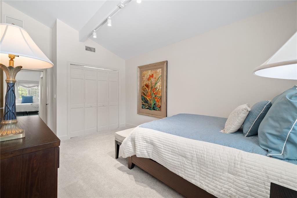 For Sale: $2,395,000 (5 beds, 6 baths, 5624 Square Feet)