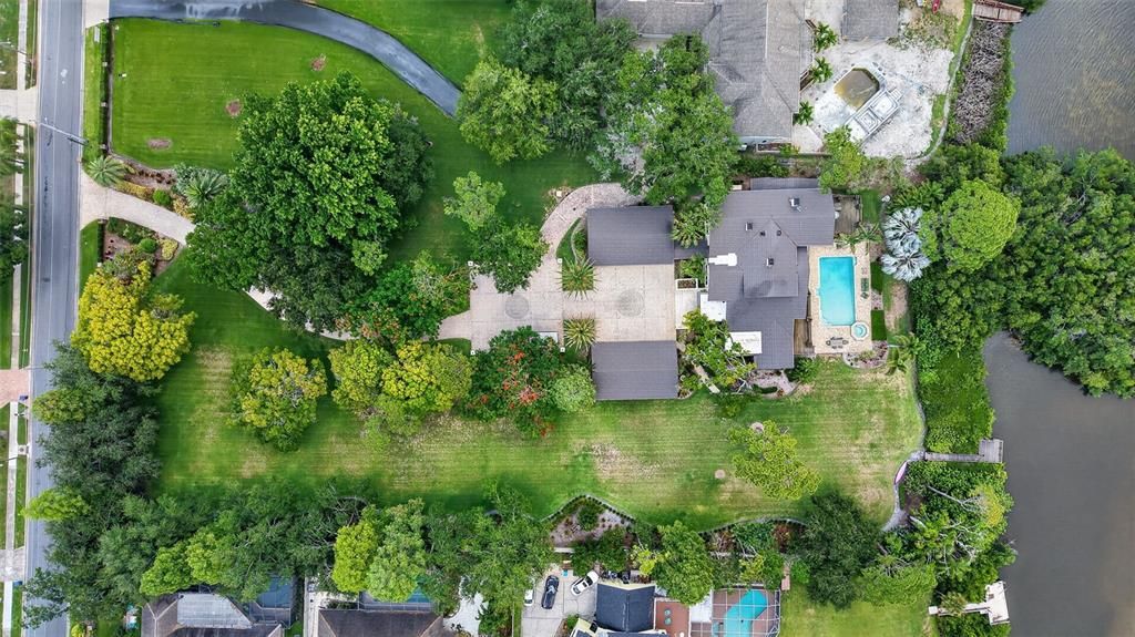 For Sale: $2,395,000 (5 beds, 6 baths, 5624 Square Feet)