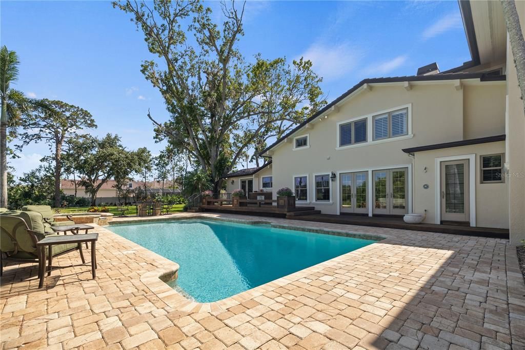 For Sale: $2,395,000 (5 beds, 6 baths, 5624 Square Feet)