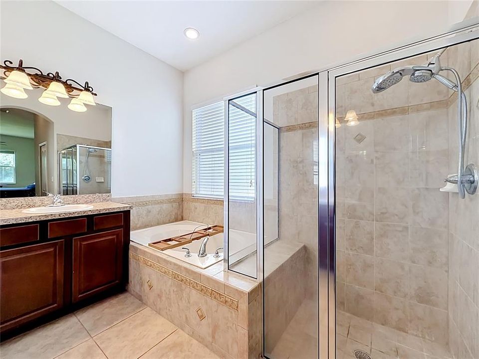 En Venta: $499,900 (4 camas, 3 baños, 2094 Pies cuadrados)
