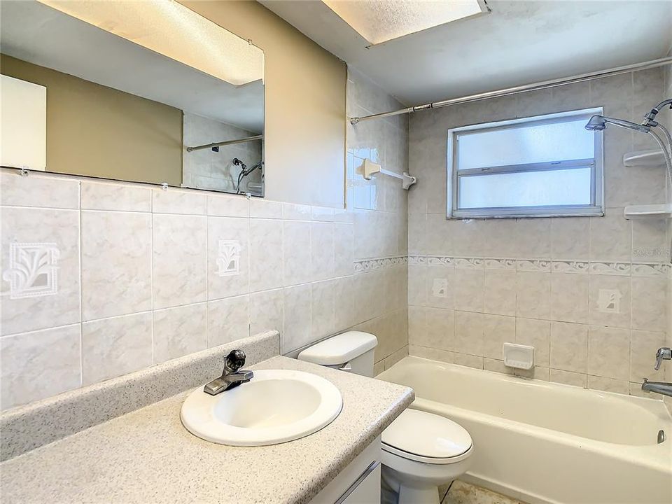 For Rent: $1,500 (2 beds, 1 baths, 1142 Square Feet)