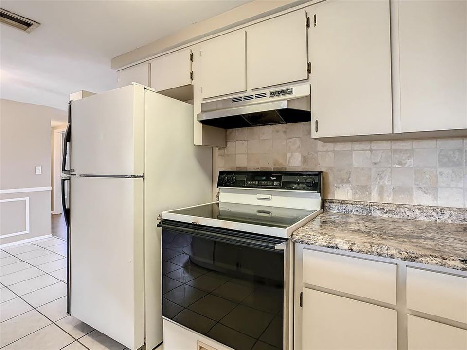 For Rent: $1,500 (2 beds, 1 baths, 1142 Square Feet)