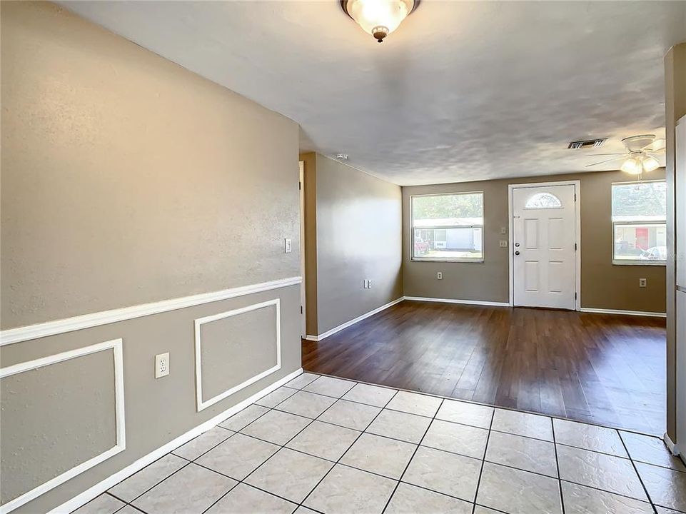 For Rent: $1,500 (2 beds, 1 baths, 1142 Square Feet)
