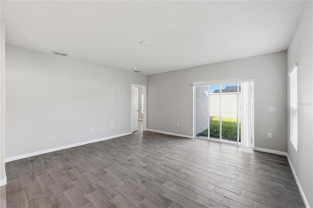 For Rent: $2,150 (3 beds, 2 baths, 1480 Square Feet)
