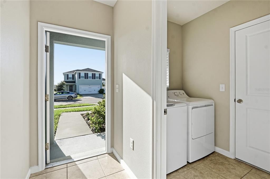For Rent: $2,150 (3 beds, 2 baths, 1480 Square Feet)