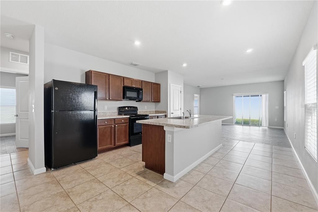 For Rent: $2,150 (3 beds, 2 baths, 1480 Square Feet)