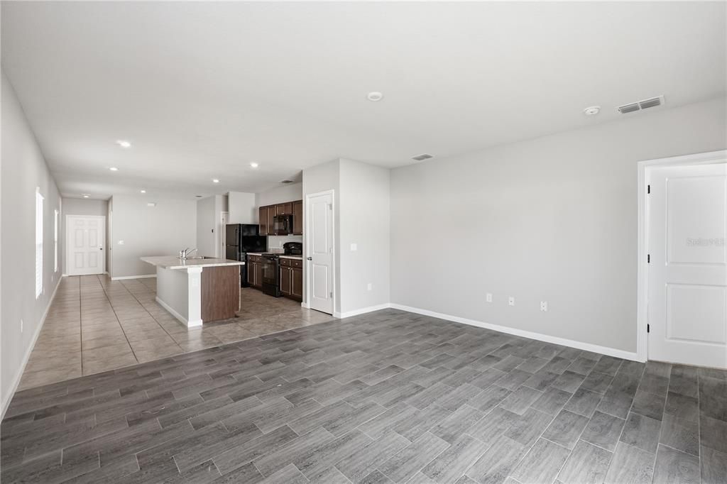 For Rent: $2,150 (3 beds, 2 baths, 1480 Square Feet)