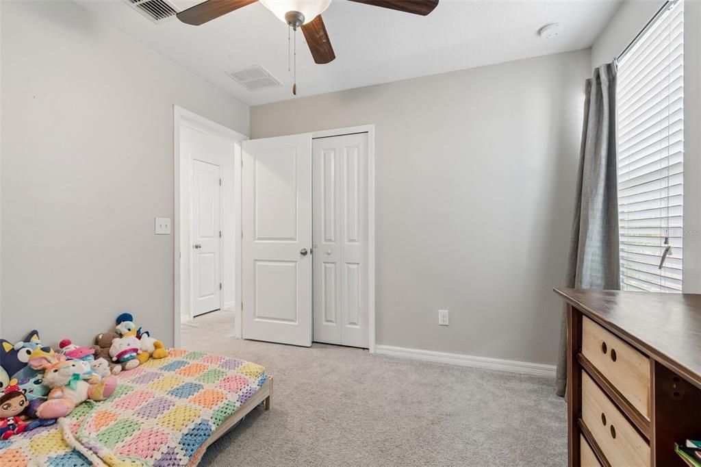For Sale: $399,900 (5 beds, 2 baths, 2199 Square Feet)