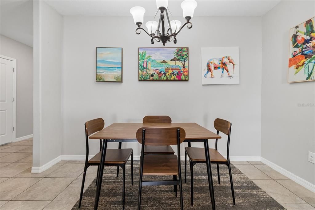 For Sale: $399,900 (5 beds, 2 baths, 2199 Square Feet)