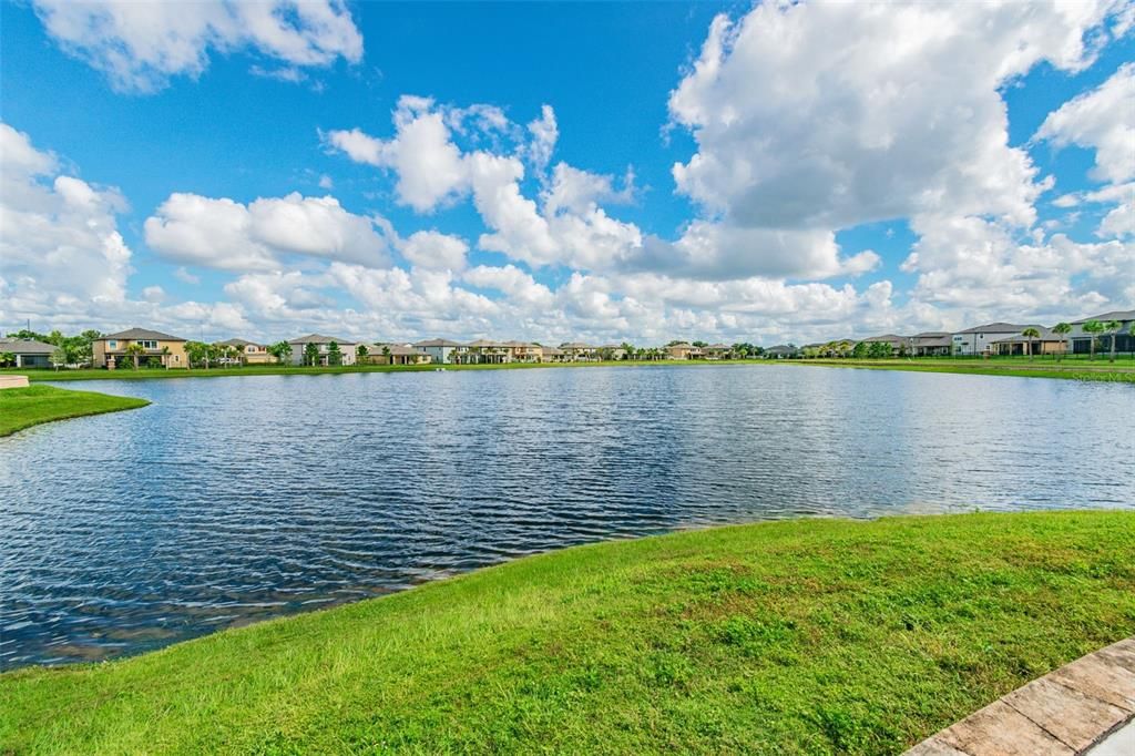 For Sale: $399,900 (5 beds, 2 baths, 2199 Square Feet)