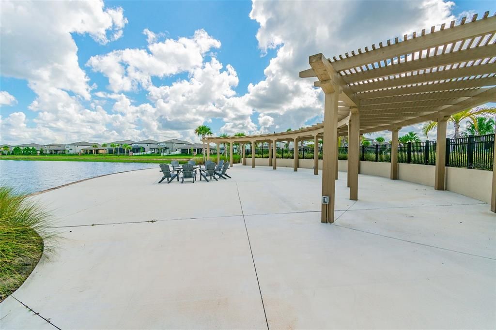 For Sale: $399,900 (5 beds, 2 baths, 2199 Square Feet)