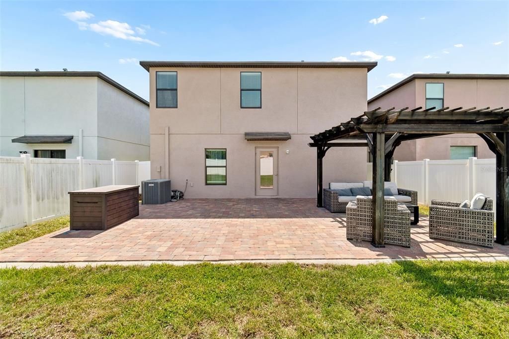 For Sale: $399,900 (5 beds, 2 baths, 2199 Square Feet)