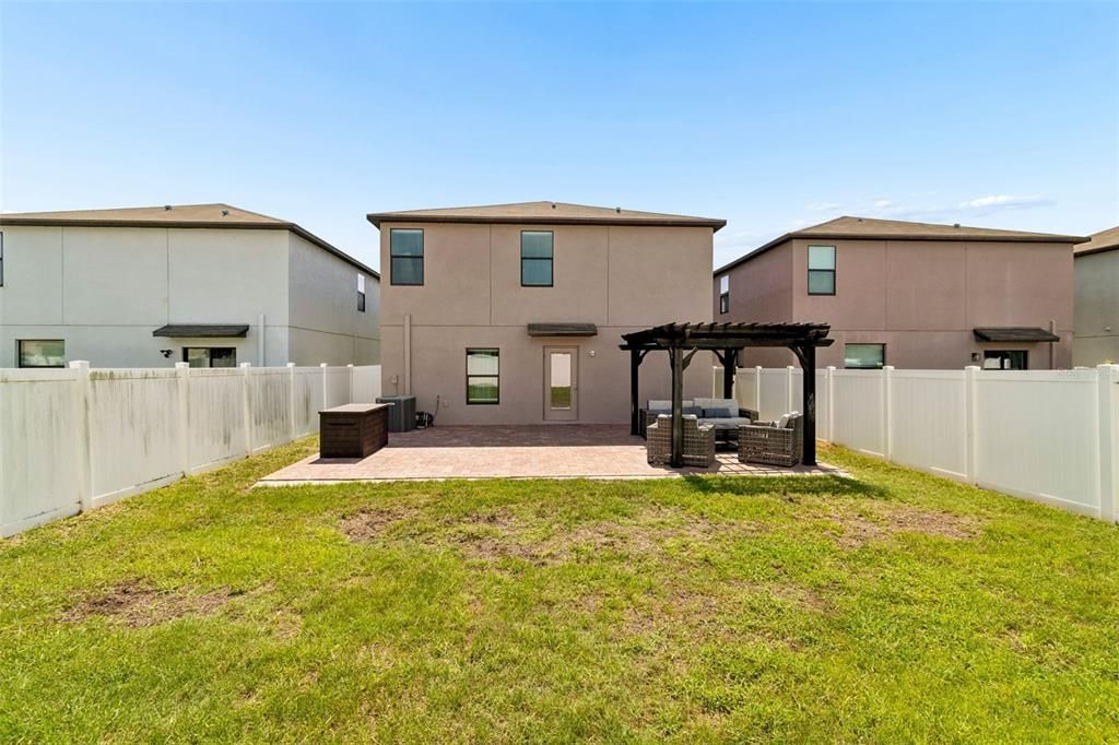 For Sale: $399,900 (5 beds, 2 baths, 2199 Square Feet)