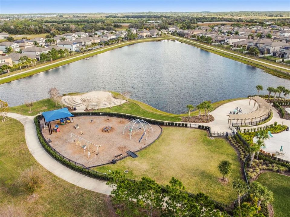 For Sale: $399,900 (5 beds, 2 baths, 2199 Square Feet)