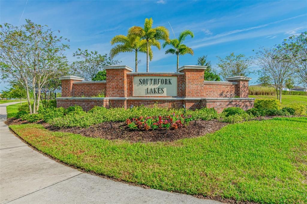 For Sale: $399,900 (5 beds, 2 baths, 2199 Square Feet)