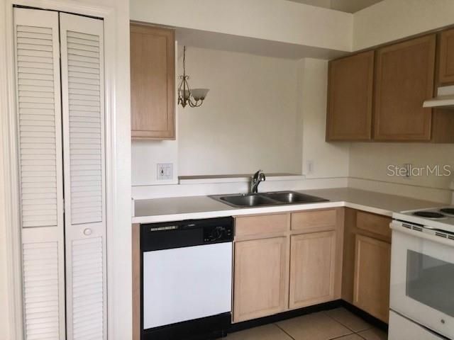 For Rent: $1,650 (2 beds, 2 baths, 1013 Square Feet)